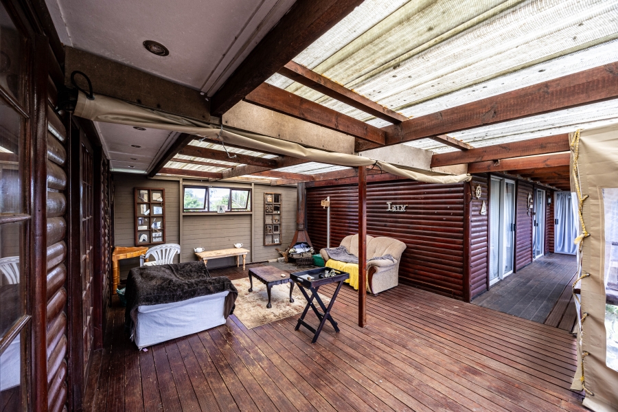 6 Bedroom Property for Sale in Kaysers Beach Eastern Cape